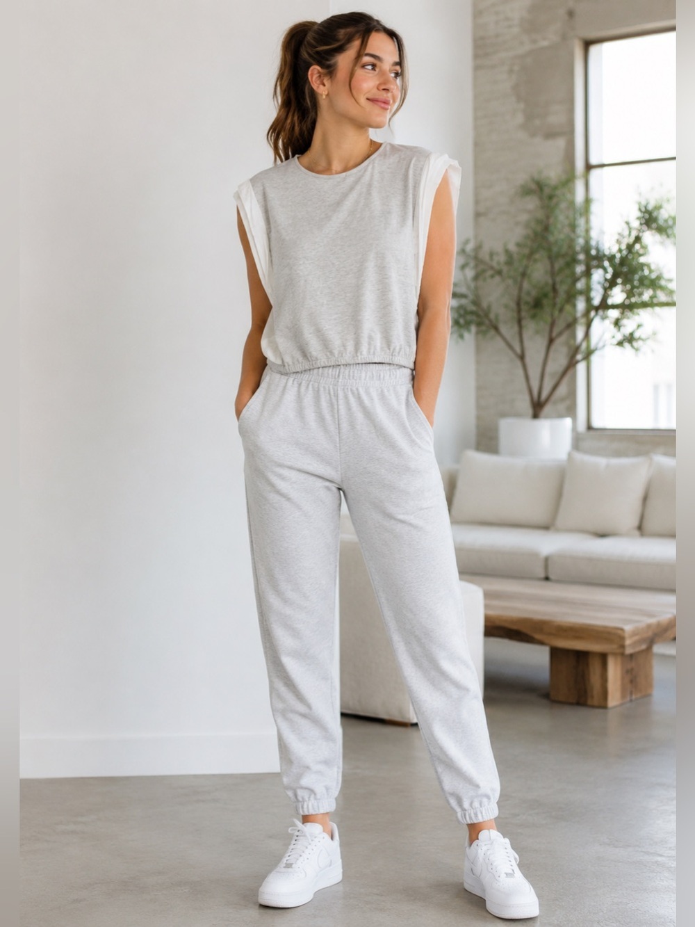 Sundays by Wearesundays cropped swhort-sleeved sweatshirt. Gray/White Size L